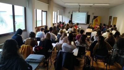 Formação Científica e Pedagógica de Voluntários/as Universitários/as